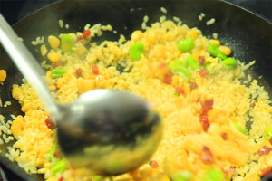然后加入炒好的食材混合均勻，炒熟即可。出鍋前加少許黑胡椒、鹽和蔥花就可以啦！?。?>
					</div>
					<span>步驟 8/8</span>
					<p>然后加入炒好的食材混合均勻，炒熟即可。出鍋前加少許黑胡椒、鹽和蔥花就可以啦！??！</p>
				</li>
		</ul>
	</div>
	</div>



<div   id=